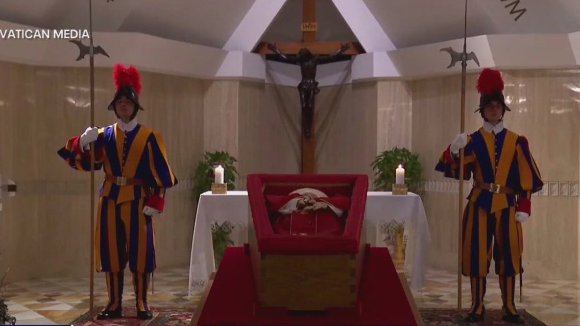 Public viewing of Pope Francis begins in Vatican